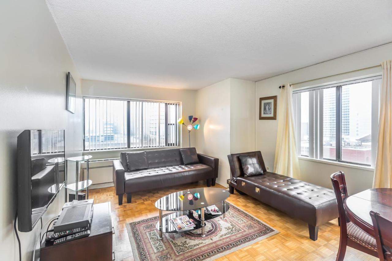 Toronto Furnished Living-Gerard Apartment Exterior photo