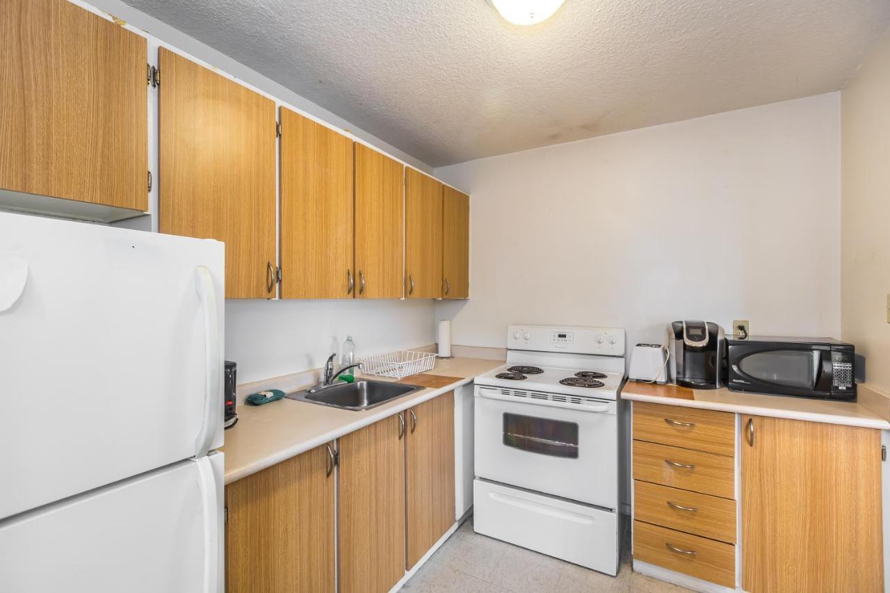 Toronto Furnished Living-Gerard Apartment Exterior photo