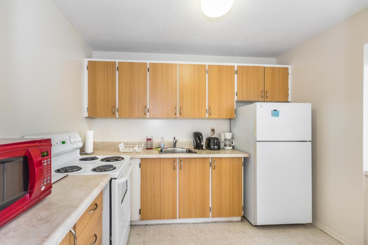 Toronto Furnished Living-Gerard Apartment Exterior photo