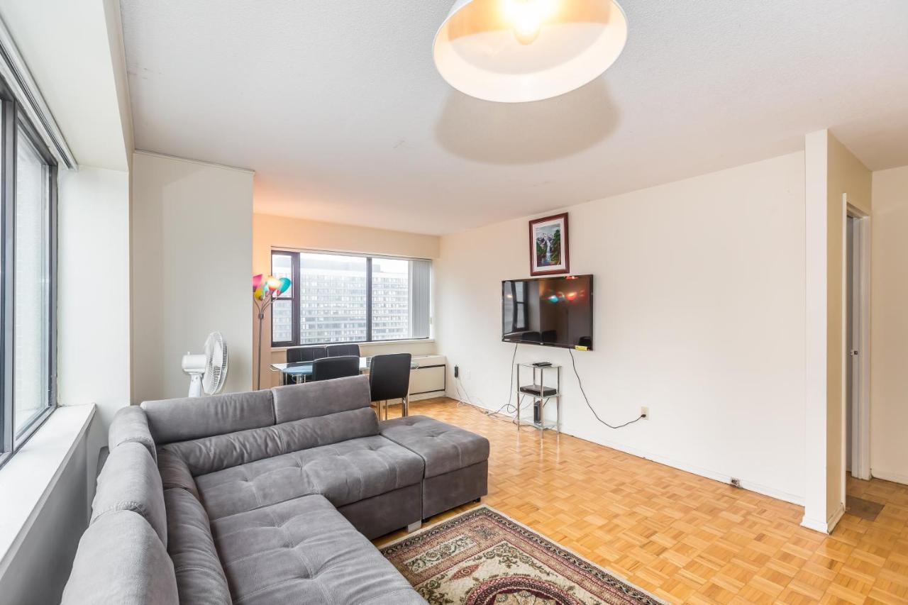 Toronto Furnished Living-Gerard Apartment Exterior photo