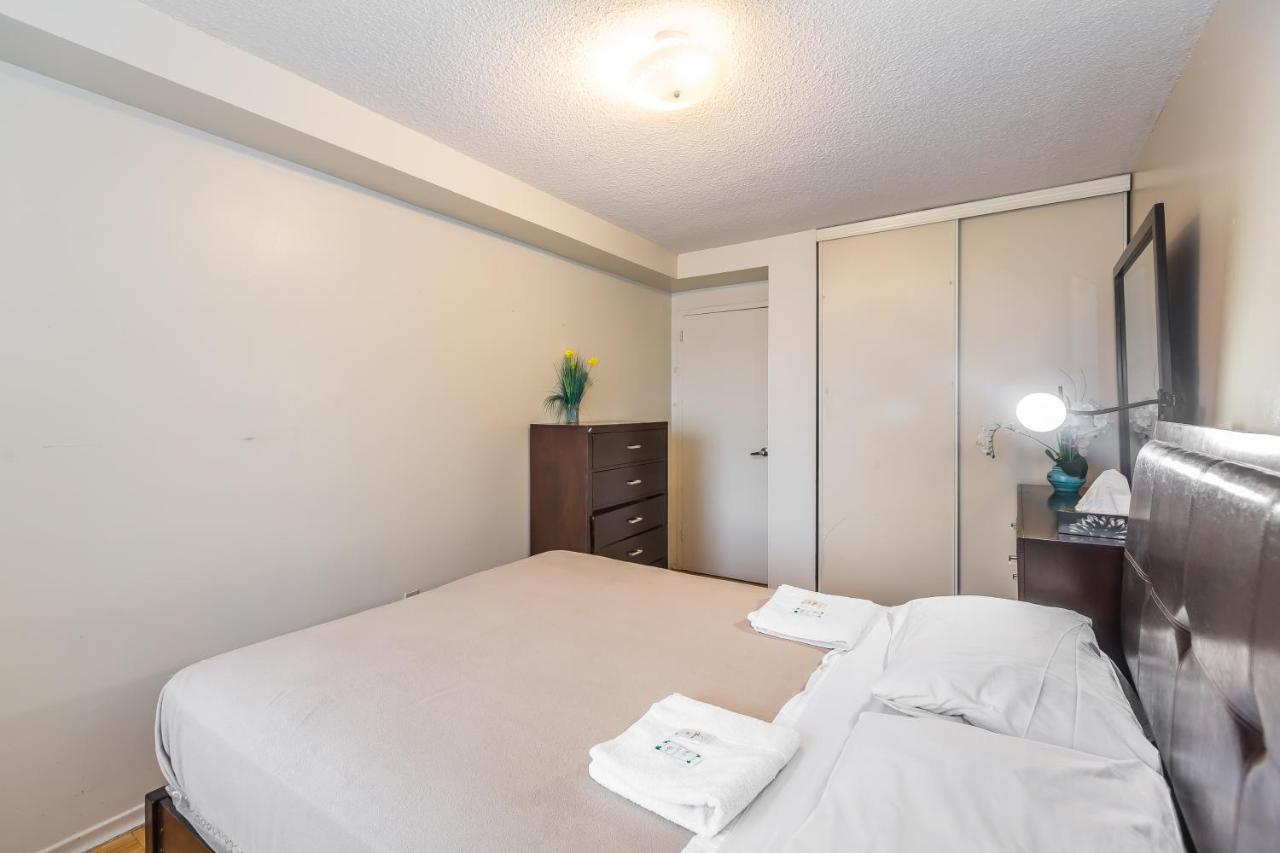 Toronto Furnished Living-Gerard Apartment Exterior photo