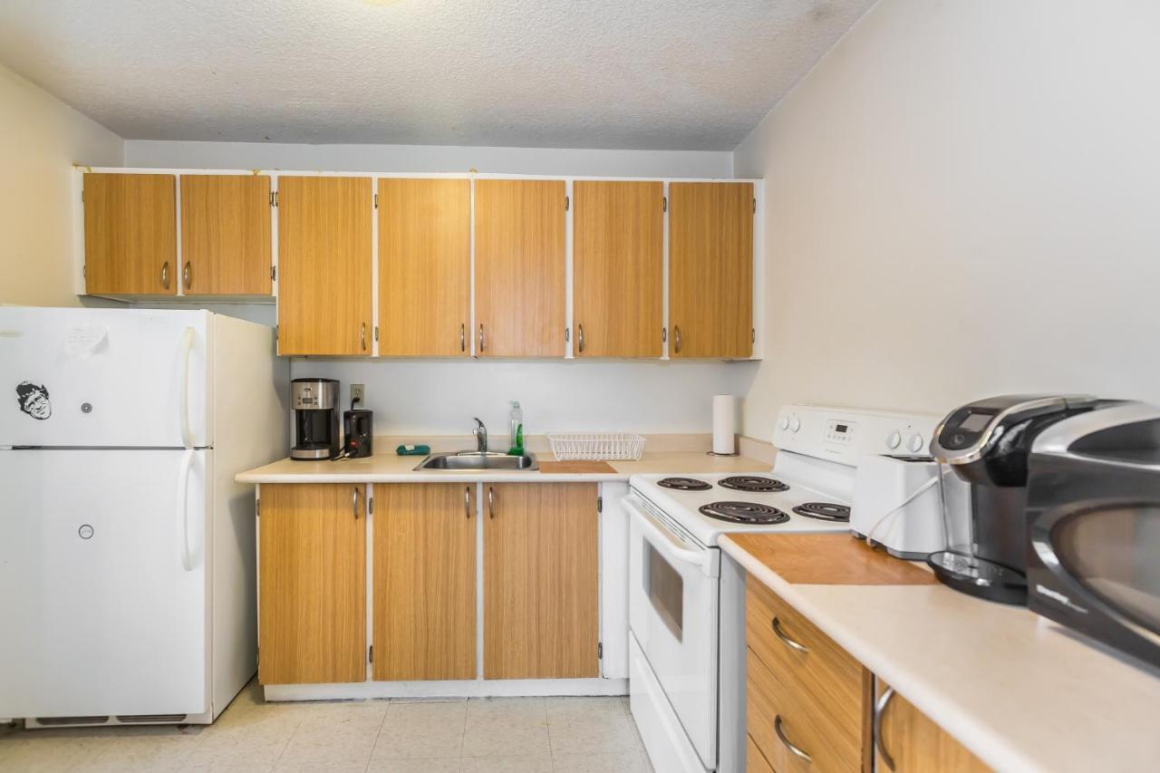 Toronto Furnished Living-Gerard Apartment Exterior photo