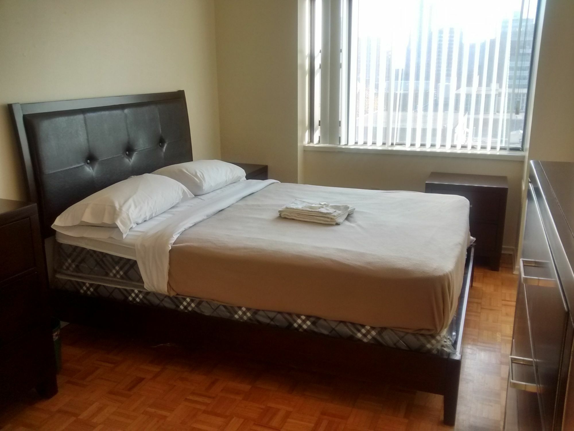 Toronto Furnished Living-Gerard Apartment Exterior photo