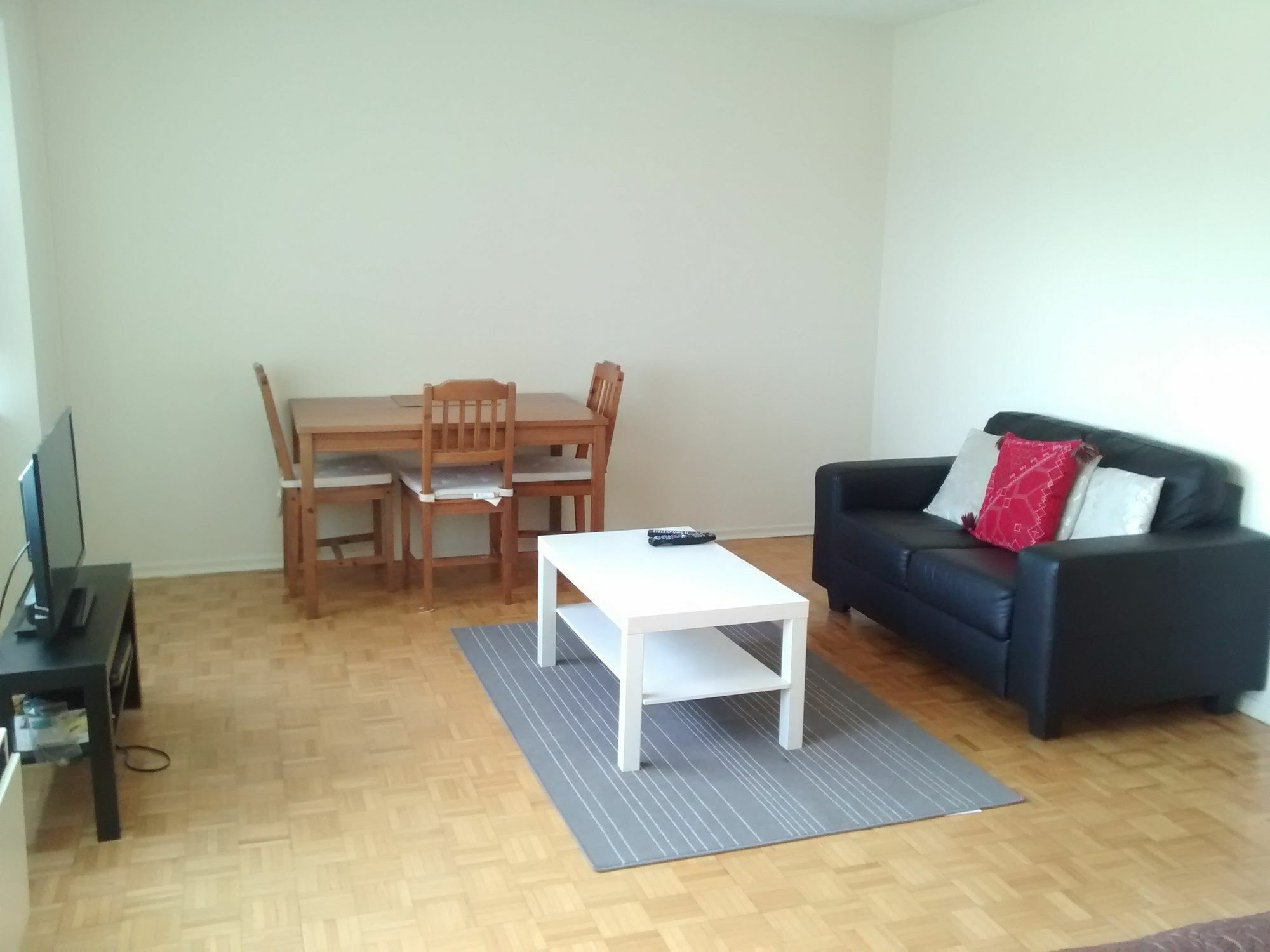 Toronto Furnished Living-Gerard Apartment Exterior photo