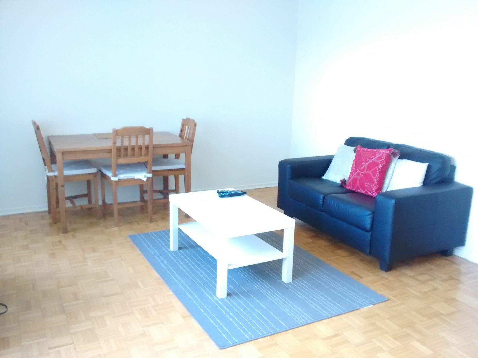 Toronto Furnished Living-Gerard Apartment Exterior photo