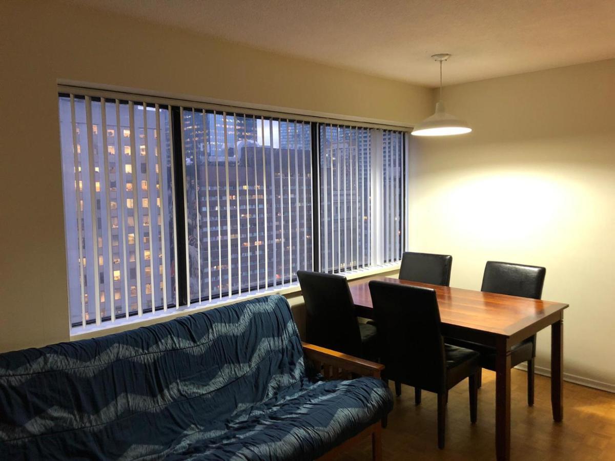 Toronto Furnished Living-Gerard Apartment Exterior photo