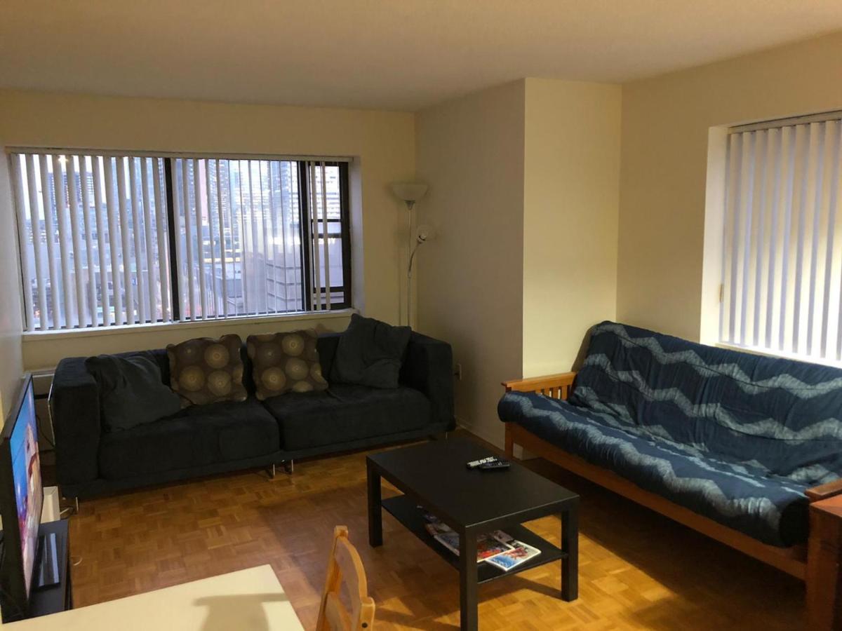Toronto Furnished Living-Gerard Apartment Exterior photo